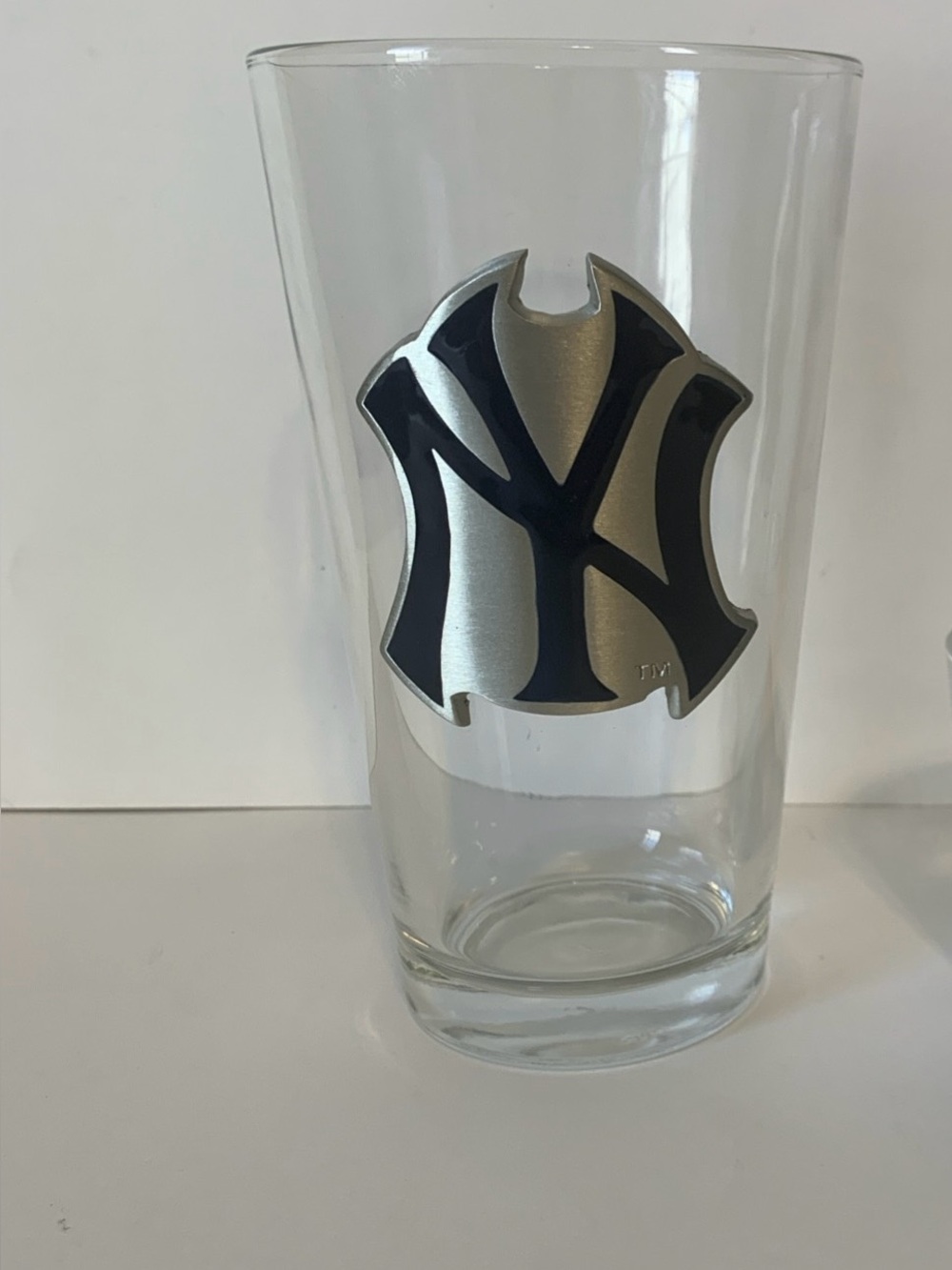 New York Yankees Beer Glass 16 oz Pewter Emblem MLB